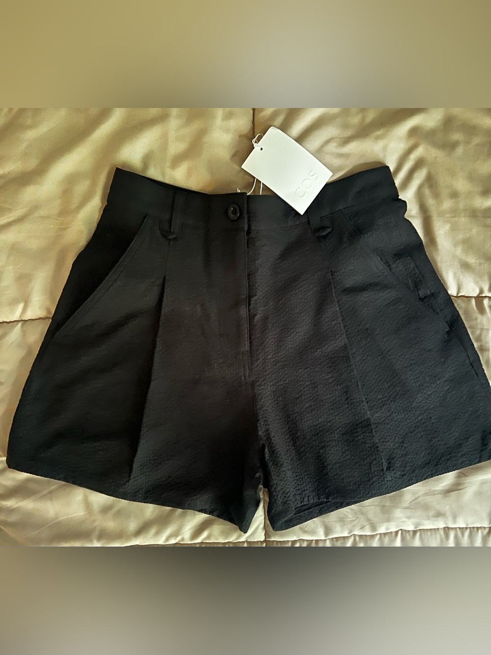 COS - Black High-Waist Pleated Women's Shorts
